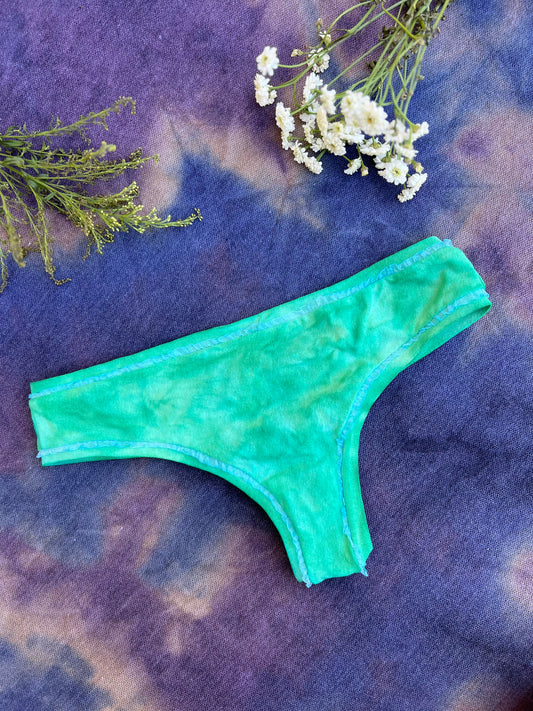 Medium Lace Undies in Sea Moss